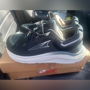 Women’s Altra Paradigam 7 Running Shoes sz 6.5